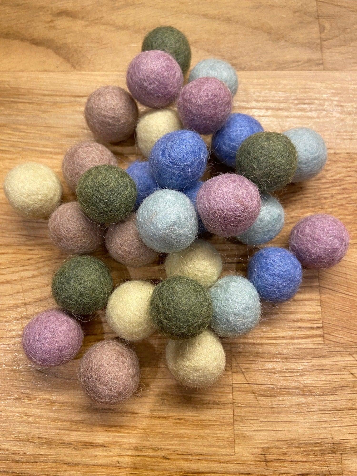 1CM Tiny Wool Felt Balls - Colorful Felt Balls - 1CM Wool Felt